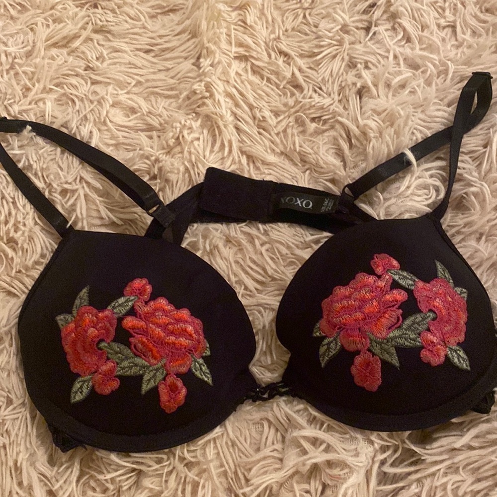 Women’s black rose embroidered 36C bra
